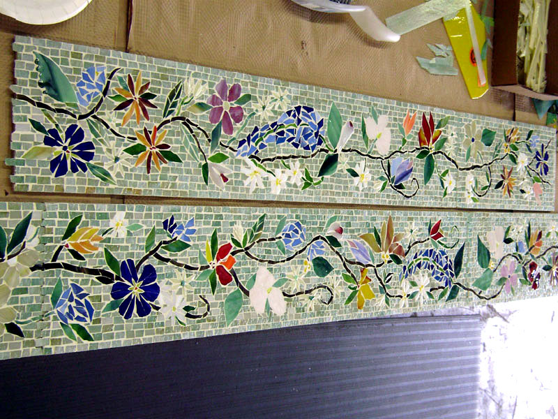 Mosaic Border Tiles In Floral Motif Designer Glass Mosaics   Border Mosaic Floral1w2 